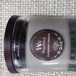 Woodwick candle NEW. Flickering fireside scent.